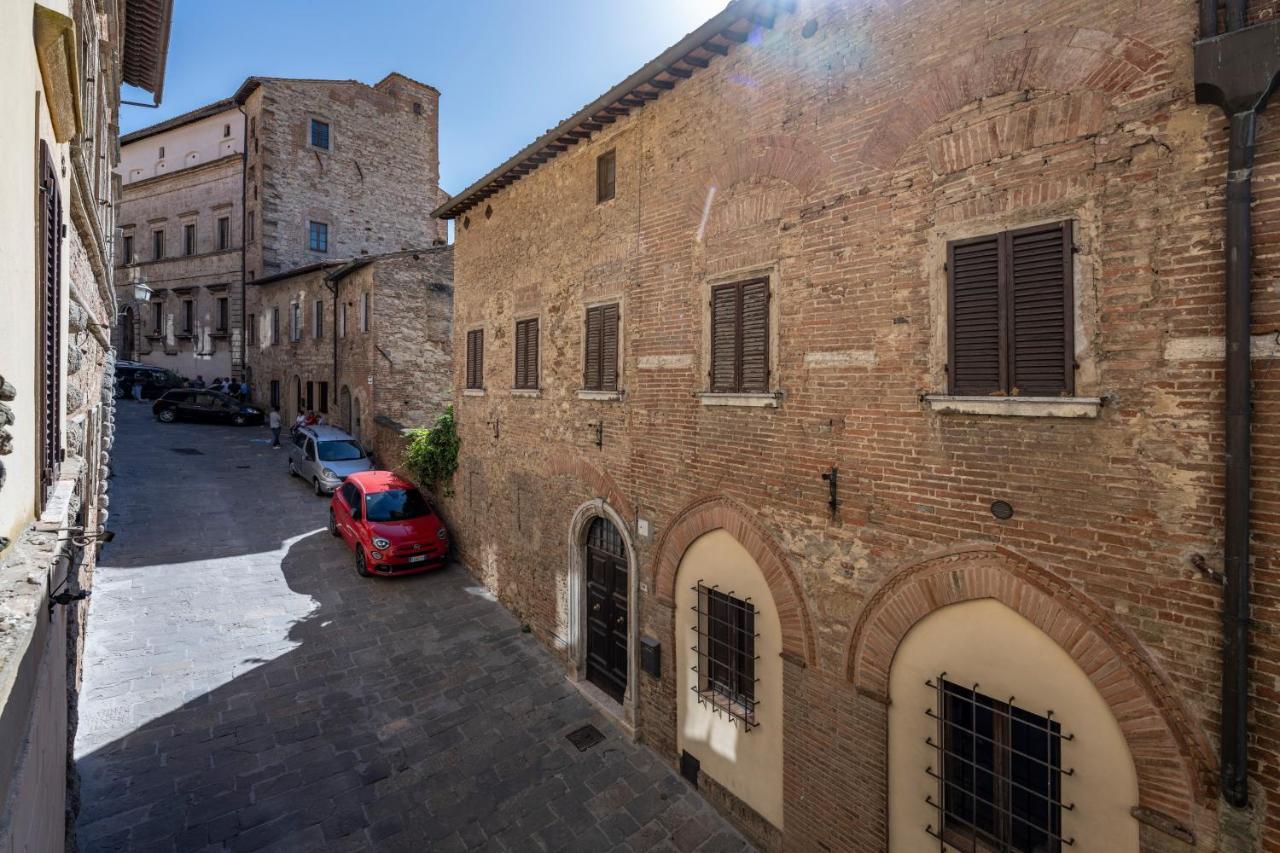 Montepulciano Stazione Palazzo Del Mercante מראה חיצוני תמונה